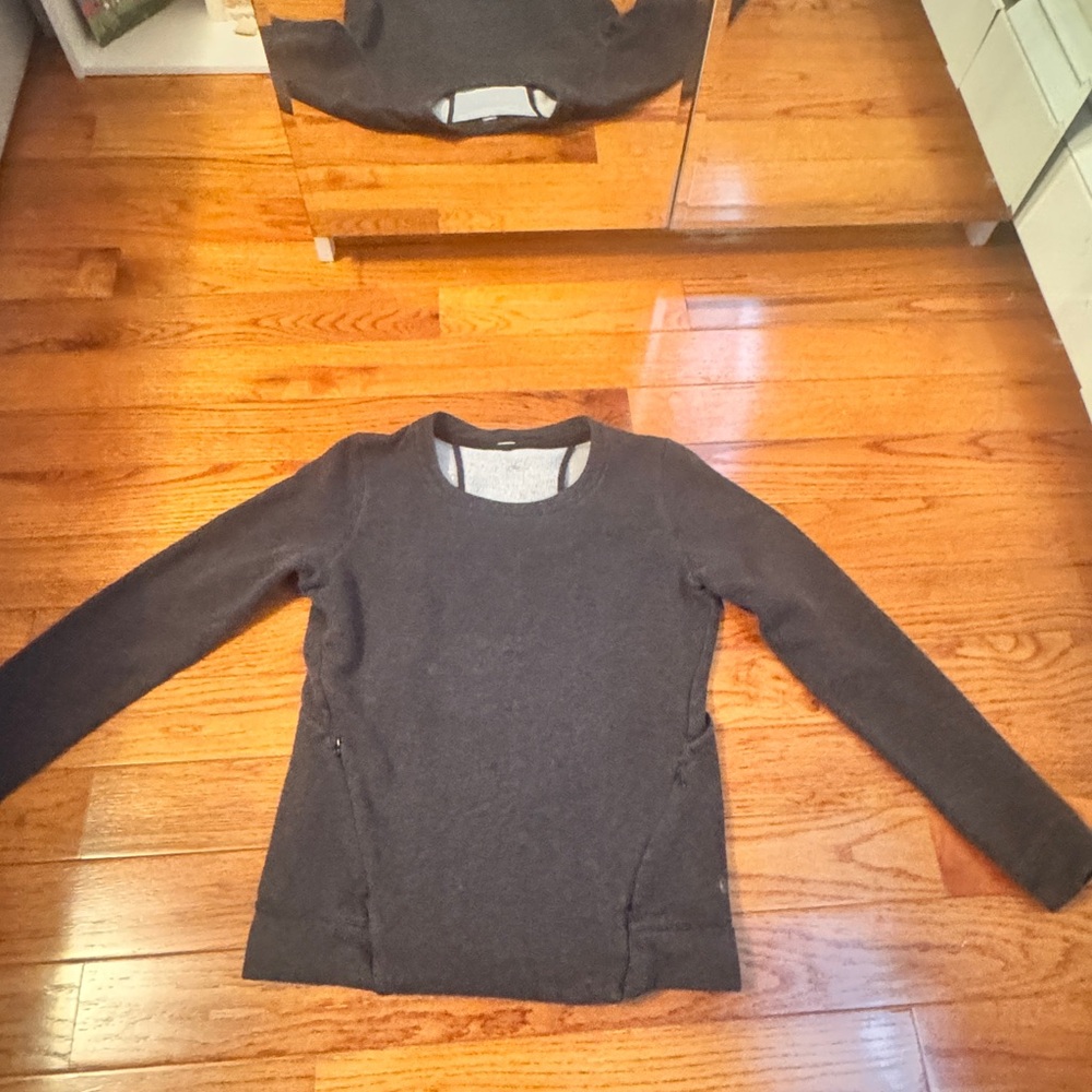 Lululemon Athletica Charcoal Long Sleeve Top